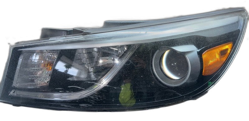 2015-2018 Kia Sedona Left Headlight Halogen (No LED) 92101A9