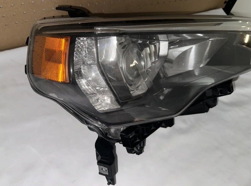 2014-2017 Toyota 4Runner Right Passenger Side Halogen Headlight