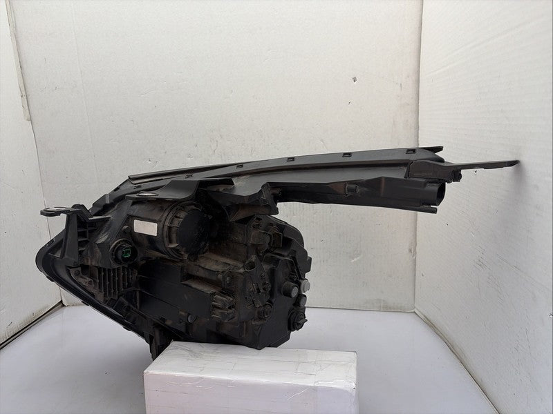2022-2024 Kia Sportage Right Passenger Headlight OEM LED 92102-P1
