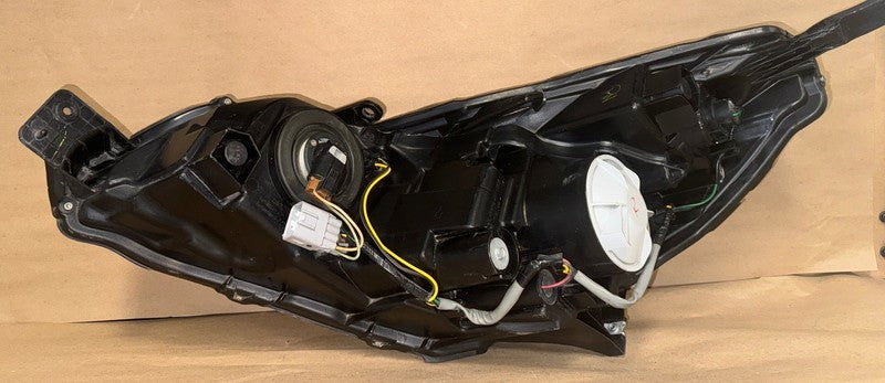 2010-2012 Subaru Legacy Right Headlight Halogen OEM 84001AJ00F