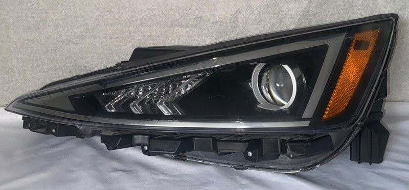 2019-2020 Hyundai Elantra Headlight Lamp - Right (Passenger Side)