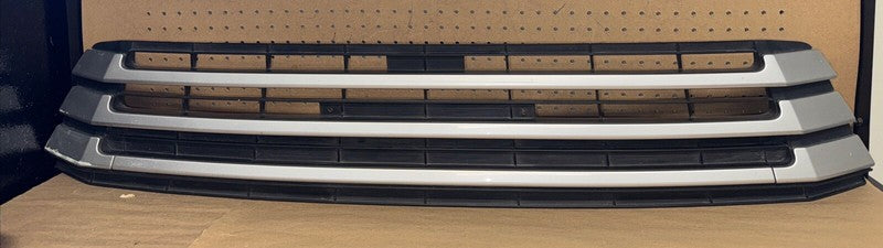 2016-2019 Toyota Highlander Front Lower Grille OEM