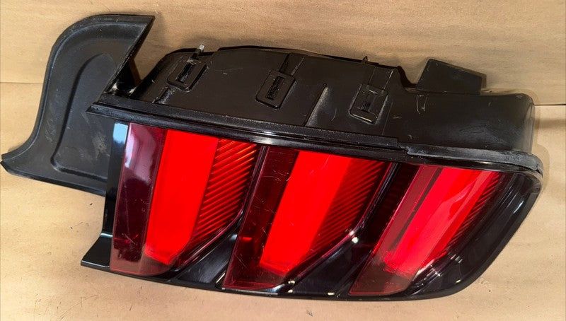 2015-2017 Ford Mustang RH Passenger Tail Light OEM C20R-11410