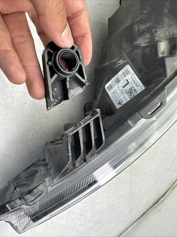 2017-2020 Chrysler Pacifica Left Driver Headlight OEM Halogen Lamp
