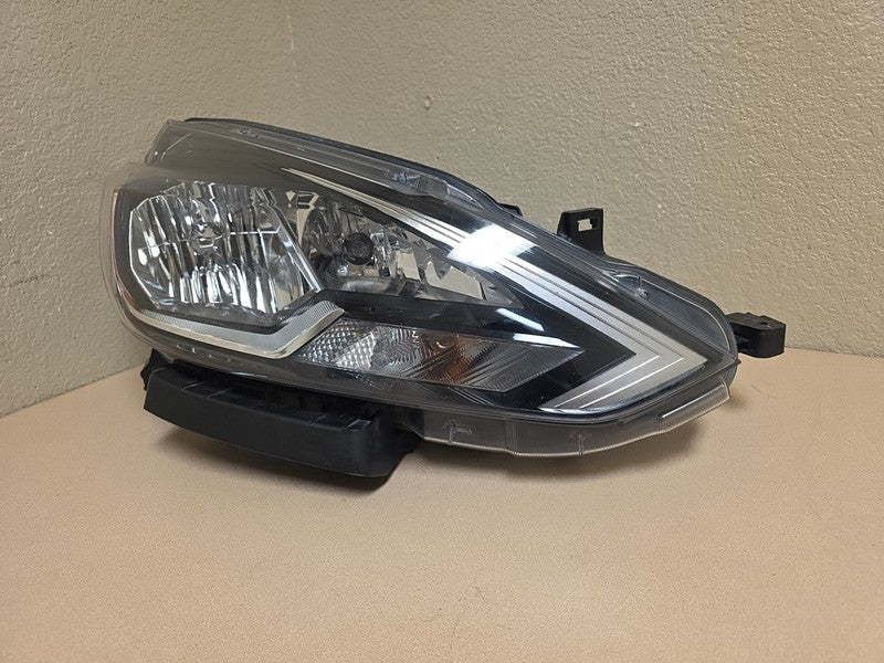 2016-2019 Nissan Sentra Right Passenger Side Headlight OEM Halogen