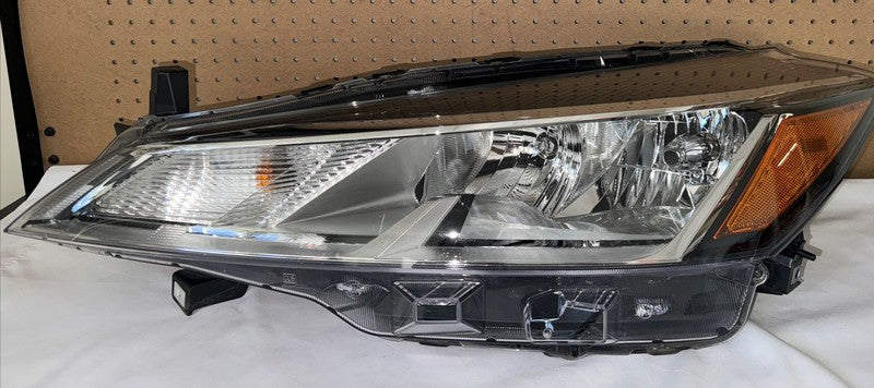 2021-2023 Nissan Kicks Left Headlight Halogen OEM