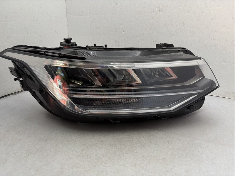 2022-2024 Volkswagen Tiguan Right Passenger LED Headlight