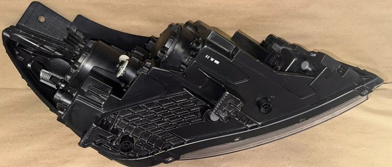 2015-2018 Kia Sedona Front Left Headlight OEM 92101-A9040 Driver Side