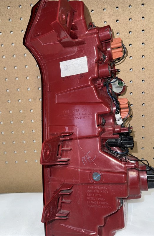 20-21 Kia Telluride Tail Light - Driver Side - OEM Halogen