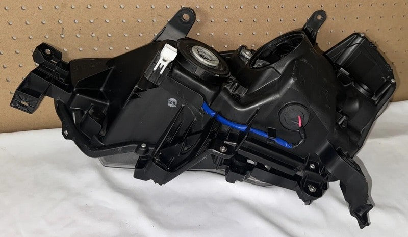 2014-2017 Toyota 4Runner Right Passenger Side Halogen Headlight