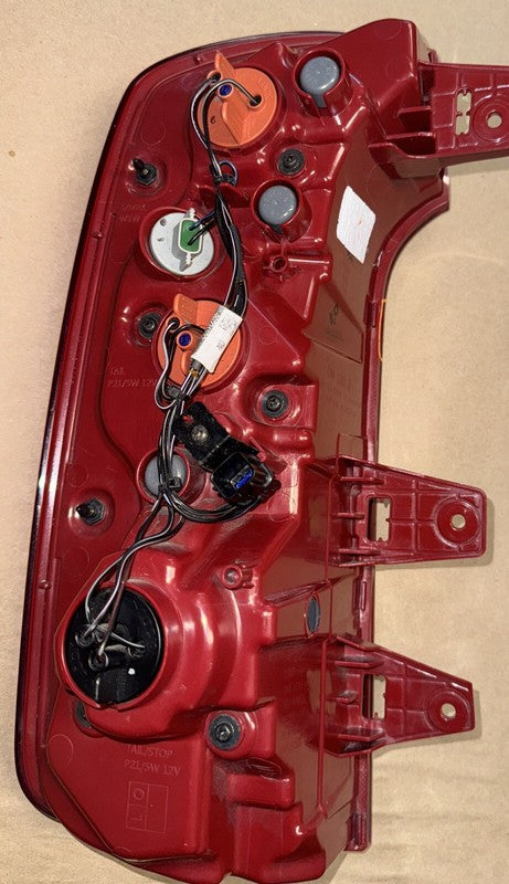 20-22 Telluride Right Tail Light Halogen OEM 92402-S9