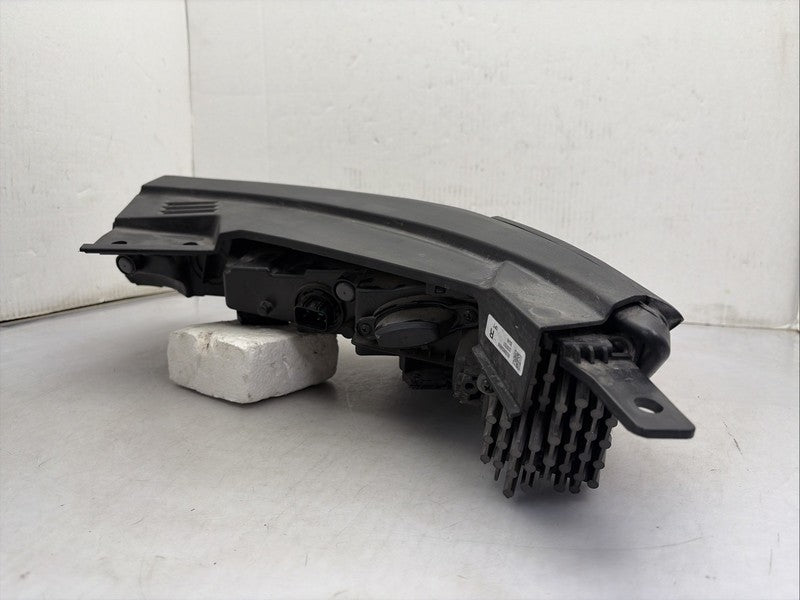 2023-2025 Hyundai Palisade Right Passenger Headlight OEM LED DRL 92208