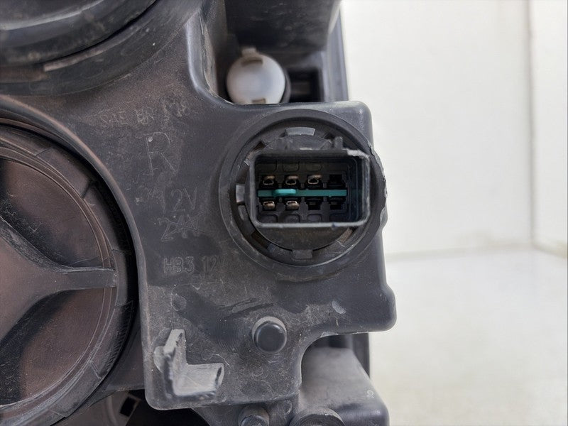 2019-2020 Hyundai Santa Fe Right RH Passenger Halogen Headlight