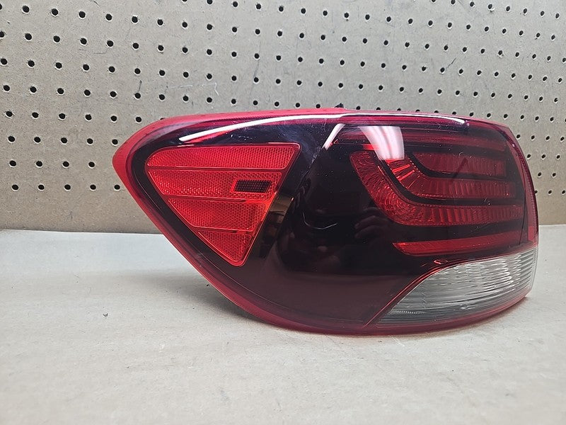 2019-2020 Kia Sorento Left Tail Light Lamp OEM 92401-C6500 Driver Side