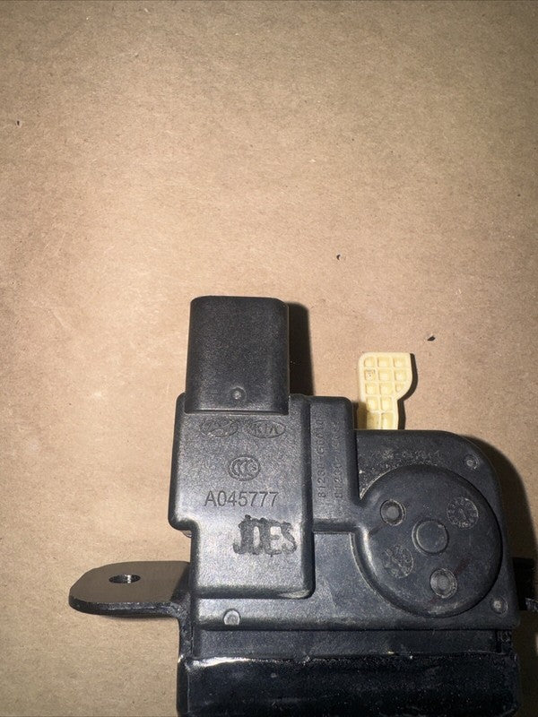 2017-2019 Kia Niro Trunk Lid Latch Actuator OEM - Right