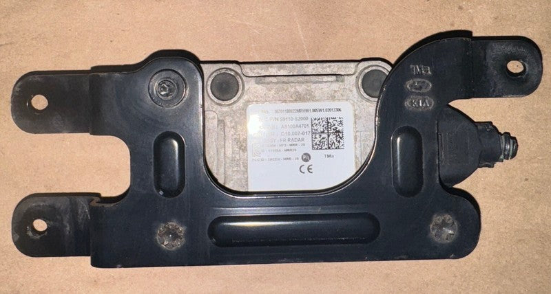 2019-20 Hyundai Santa Fe Radar Sensor Front Right OEM 99110-S2000