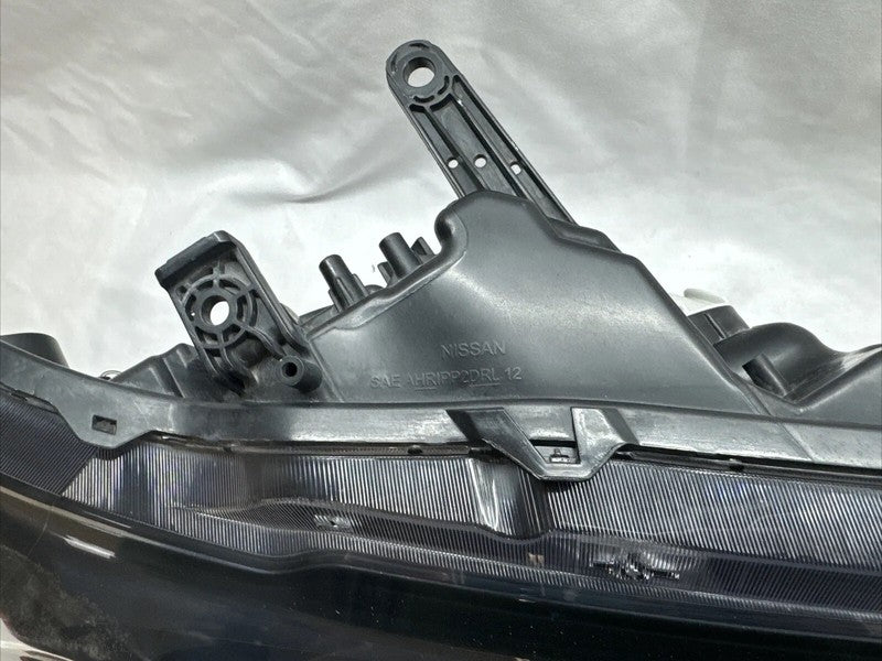 2017-2019 Nissan Rogue Right Headlight Halogen/LED OEM