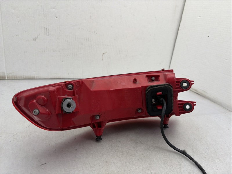 2015-2018 Porsche Macan Right Passenger Tail Light OEM LED 95B945096E