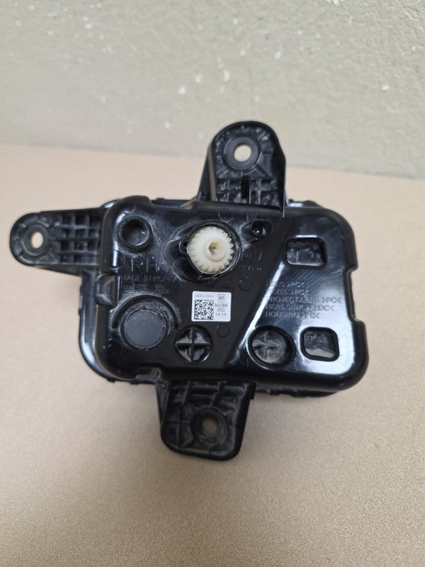 2022-2024 GMC Sierra 1500 Right Fog Light LED OEM 8455084624353
