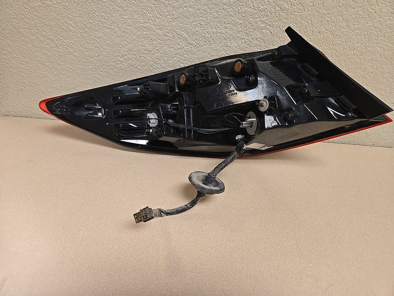 2019-2020 Hyundai Elantra Tail Light - Right Passenger Side - Halogen