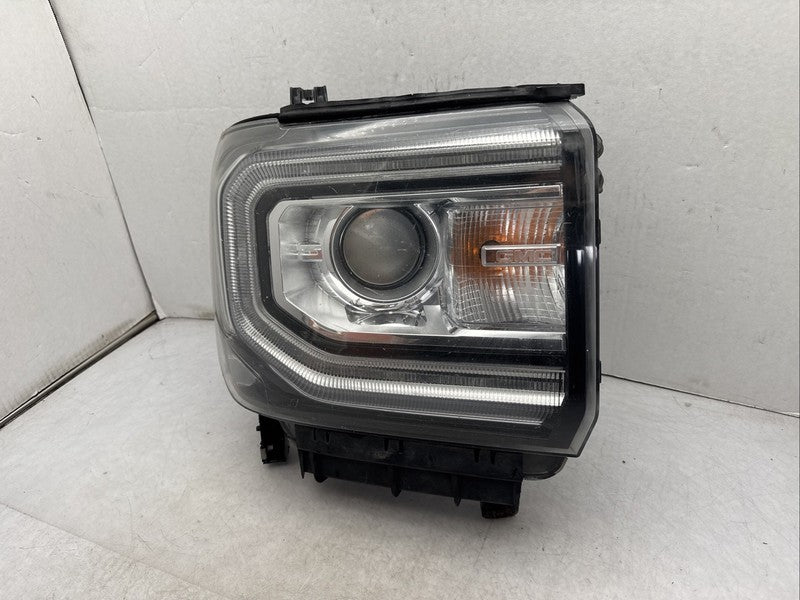 2016-2018 GMC Sierra 1500 Right Passenger Headlight OEM Xenon HID 8404