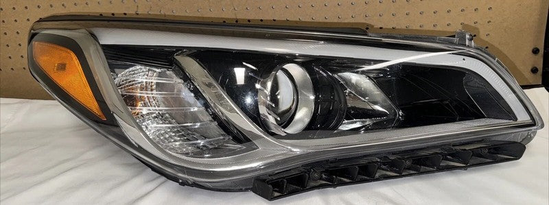 2015-2017 Hyundai Sonata Headlight RIGHT Halogen OEM 92102-C2000