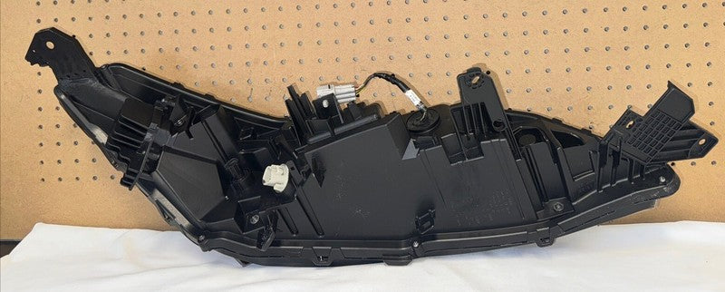 OEM 2021-2023 Nissan Rogue LH Driver Side Running Light Turn Signal La