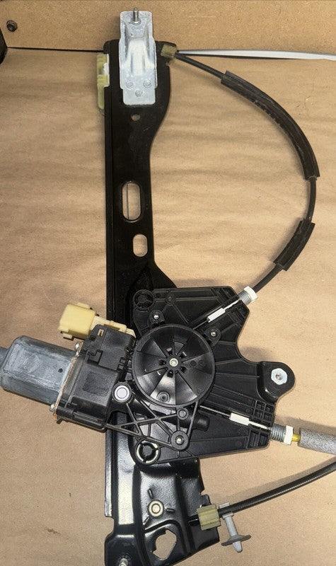 2013-2020 Ford Fusion SE Hybrid Front Left Window Regulator w/Motor OE