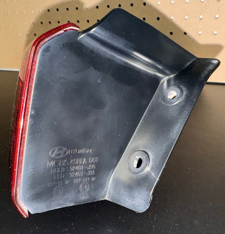 2018-2021 Hyundai Kona LH Tail Light Quarter Panel Mounted OEM