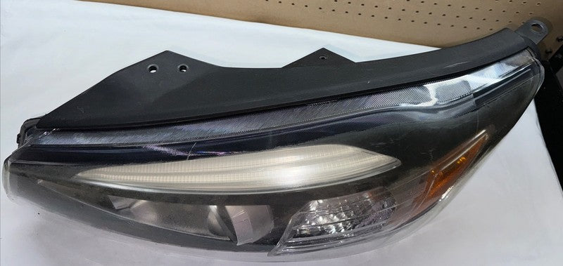 2016-2018 Kia Sorento Left Driver Headlight Halogen LED OEM 92101-C6