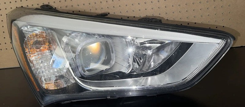 2013-2016 Hyundai Santa Fe Front Left Headlight Halogen