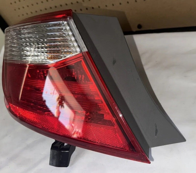2015-2017 Toyota Camry Left Tail Light Lamp