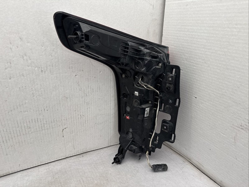 2020-2024 Cadillac XT6 Right Passenger Tail Light OEM LED Lamp
