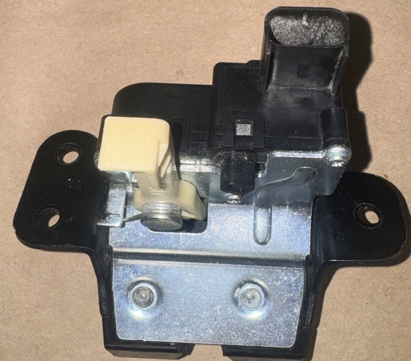 2017-2019 Kia Niro Trunk Lid Latch Actuator OEM - Right