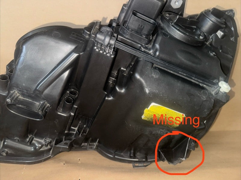 2010-2013 Mercedes W212 E350 Right Headlight Halogen OEM