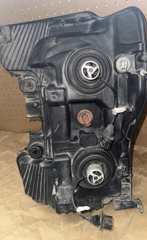 2017-19 Ford F250-F450SD Right Headlight Halogen OEM