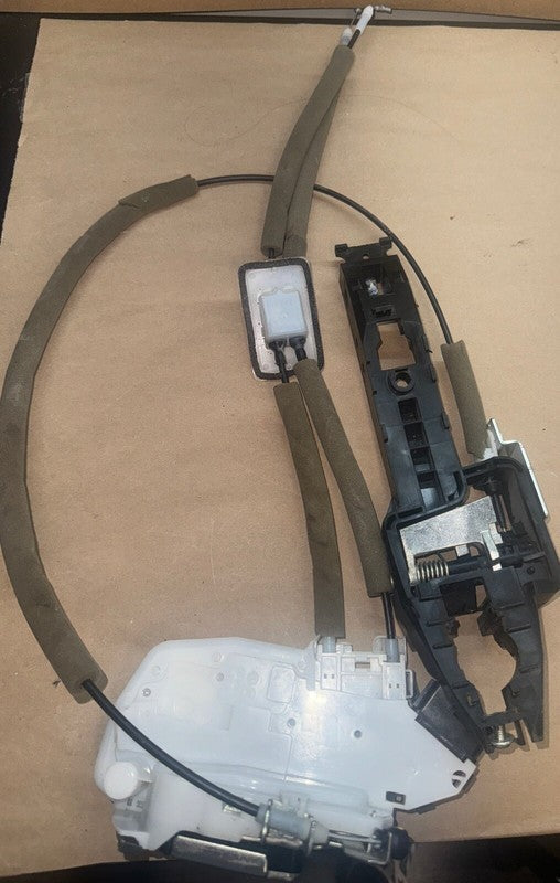 Nissan X-Trail T32 13-22 Rear Right Door Lock U6814110