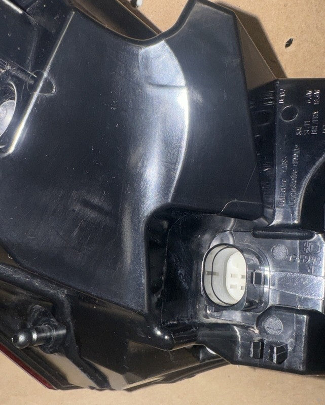2019-20 Audi Q3 Right Tail Light Lamp OEM 83A.945.092.A
