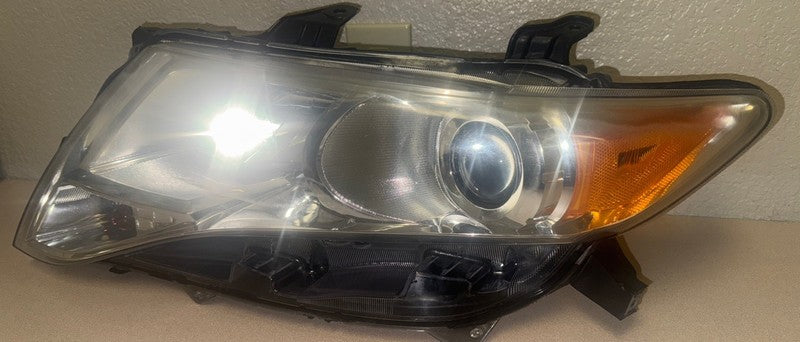 2009-2015 Toyota Venza LEFT Headlight Halogen OEM