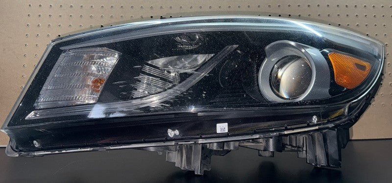 2015-2018 Kia Sedona Left Headlight Halogen (No LED) 92101A9