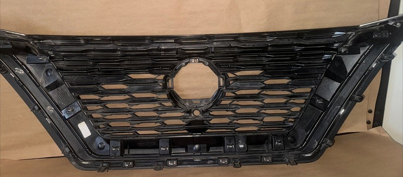 2021-2023 Nissan Rogue Front Bumper Grille OEM 62310-6RR0A