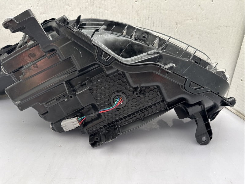 2020-2023 Toyota Highlander Headlight Passenger RH OEM LED Black