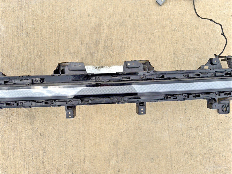 2024-2026 Hyundai Santa Fe Front LED Bar Center Daytime Running Lamp O