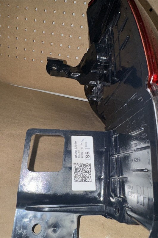 2019-2022 Subaru Forester Rear Right Taillight OEM 84201SJ020