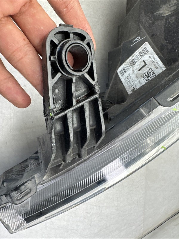 2017-2020 Chrysler Pacifica Left Driver Headlight OEM Halogen Lamp