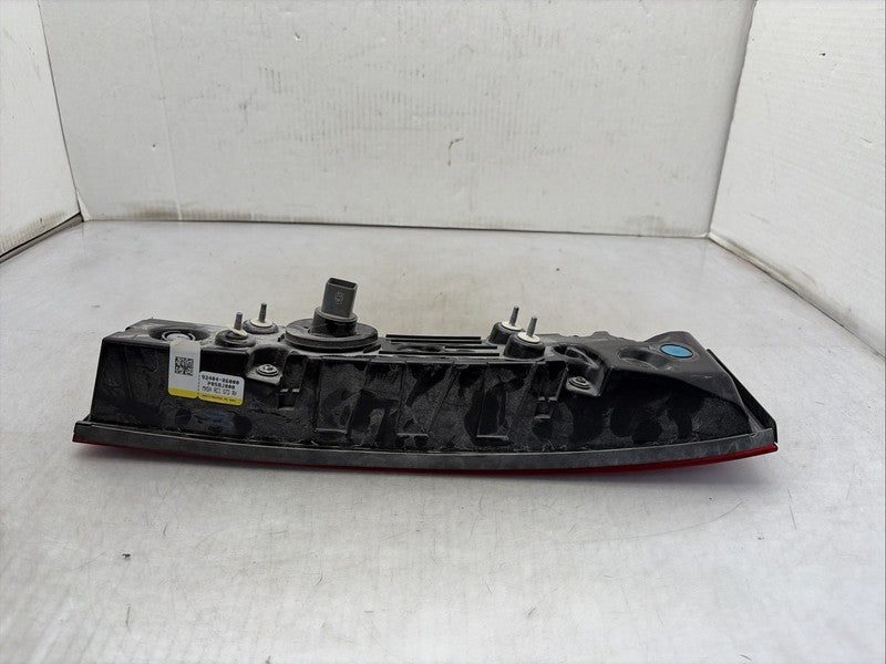 2024-2026 Hyundai Santa Fe Right Passenger Tail Light LED OEM 92404-GH