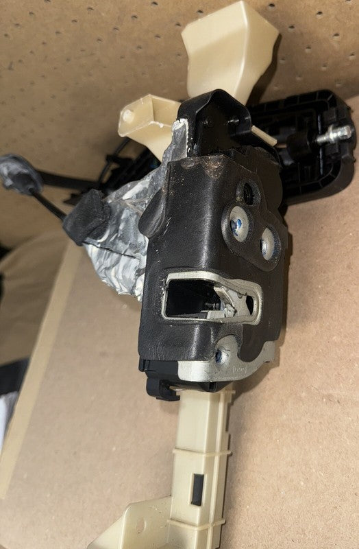 22-24 Lincoln Navigator Front Right Door Latch Lock Actuator NL7Z-7821