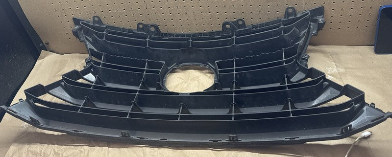 Lexus NX200T/NX300H Grille 2015-2017 Painted Silver Shell OEM Used