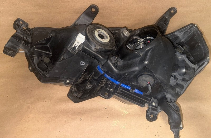 2014-2017 Toyota 4Runner RIGHT Headlight Halogen