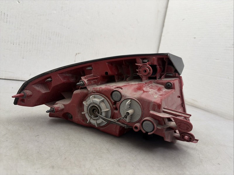 2018-2021 Kia Stinger Right Passenger Tail Light OEM LED 92402-J5